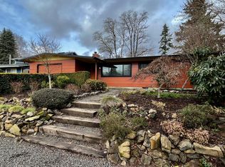 9425 SW Center St, Tigard, OR 97223