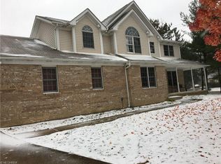 8657 Reserve Ln, Macedonia, OH 44056