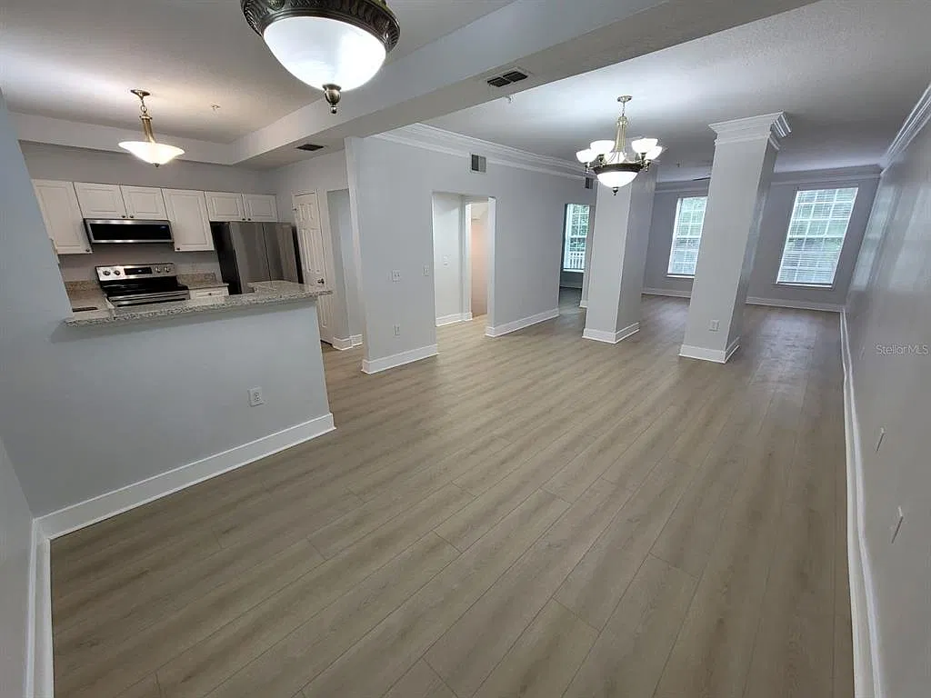 4 bed, 2.5 bath, 2091 sqft, $3,200 — Photo 3