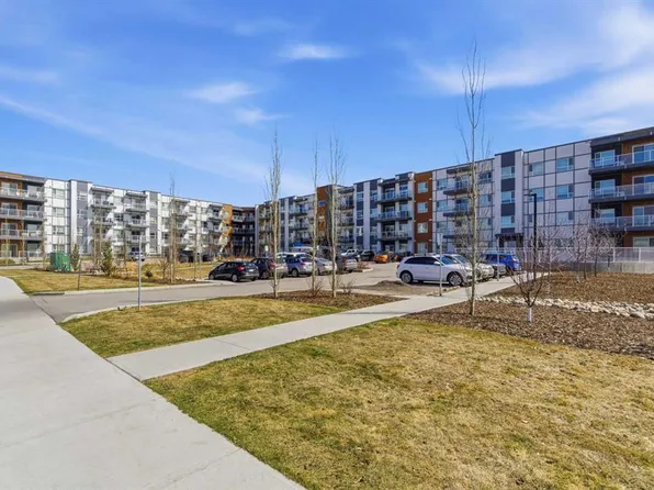 360 S Harvest Hills Way NE #226, Calgary, AB T3K 2S1