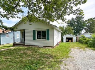 916 S Main St, Harrisburg, IL 62946