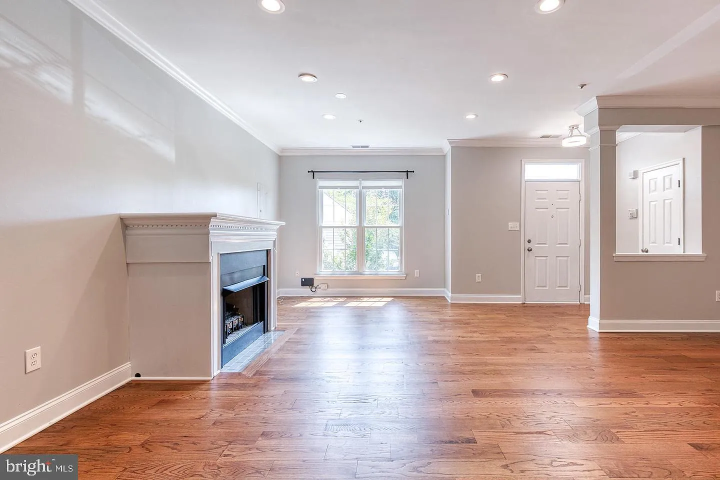 3 bed, 2.5 bath, 1490 sqft, $2,600 — Photo 4