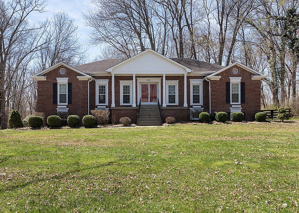 1st image of 313 Park View Dr