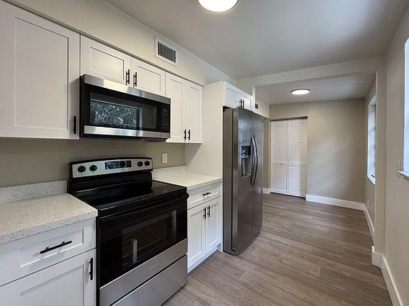 3rd image of 1109 NW 15th Avenue