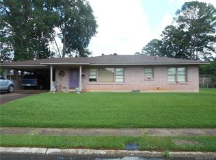 705 9th St NW, Springhill, LA 71075