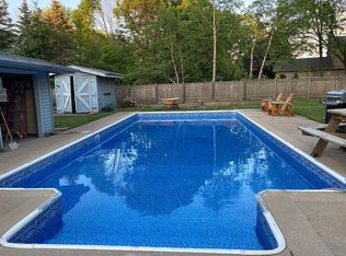 950 N Barker Rd, Brookfield, WI 53045