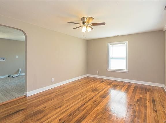 5th image of 3015 Laurelbrook Dr