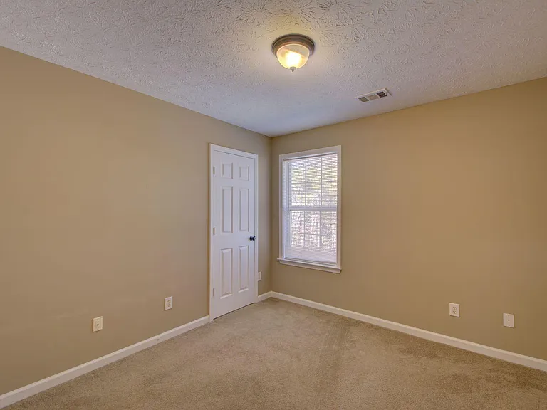 2820 Northcliff Dr — Photo 27