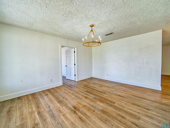 5th image of 2425 Avenue A