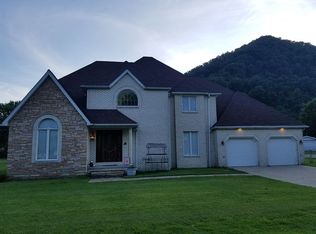 184 Fortuna Dr, Mount Carbon, WV 25139
