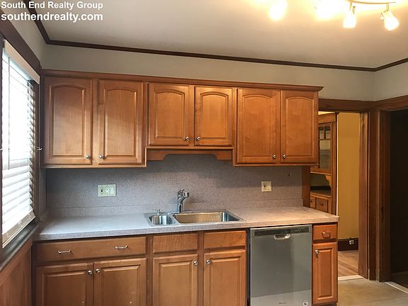 4th image of 18 Deldorf St #1