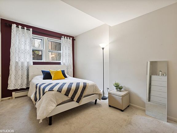 5th image of 1936 N Lincoln Ave #G