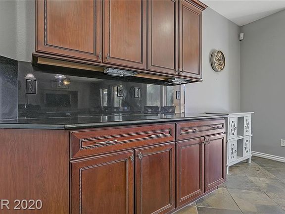 4th image of 4043 Lancaster Falls Ave