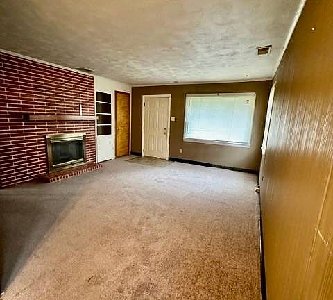5th image of 7363 Glenwood Ave