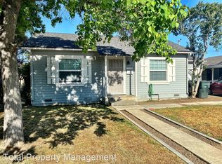1209 N Conyer St, Visalia, CA 93291