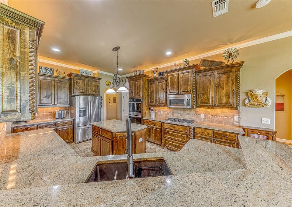 1st image of 150 Rockhouse Dr