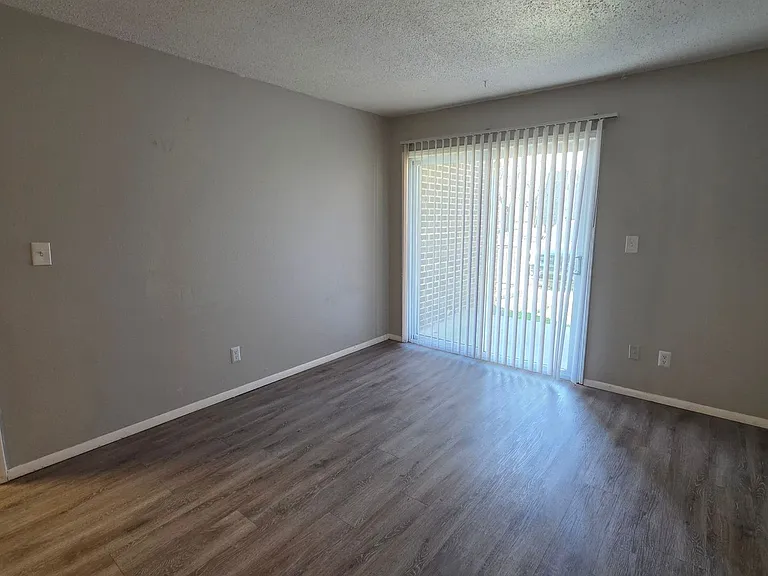 Bethany Place Apartments - Near Eldon Lyon and Downtown Bethany! — Photo 11