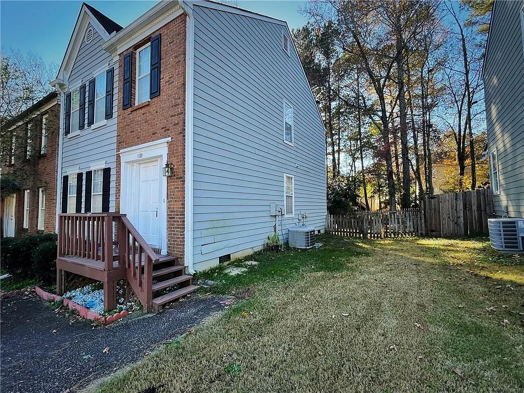 3 bed, 2.5 bath, 1518 sqft, $1,750 — Photo 2