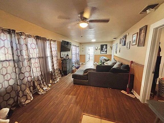 5th image of 720 S 11th St