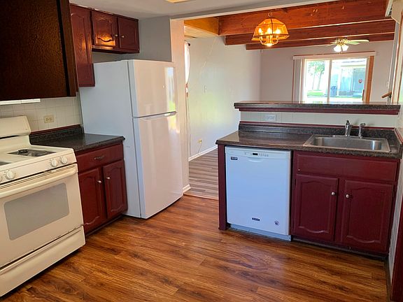 5th image of 425 Meadow Green Ln