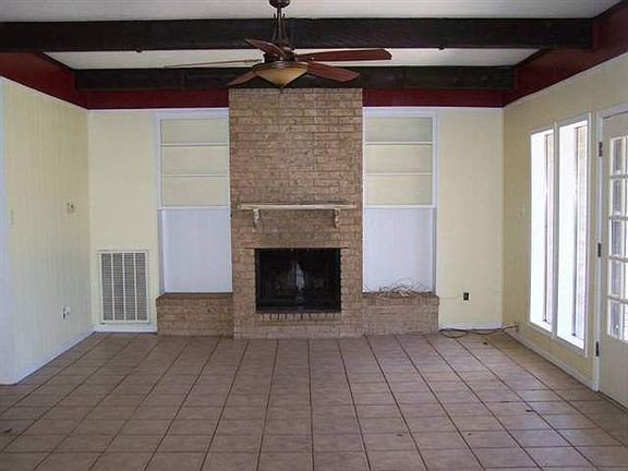 2nd image of 1040 Wisteria Dr