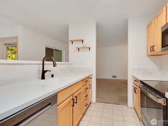 3rd image of 805 Harrington Place SE #3143