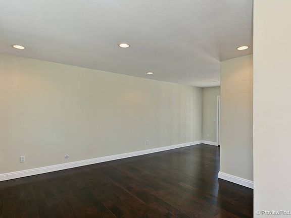3rd image of 8009 Port Royale Dr