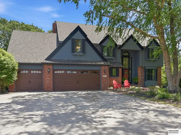 1415 Skyline Dr, Elkhorn, NE 68022