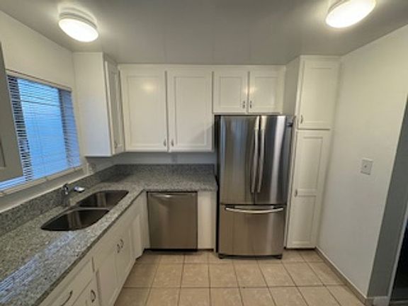 5th image of 210 Pomona Ave APT 2