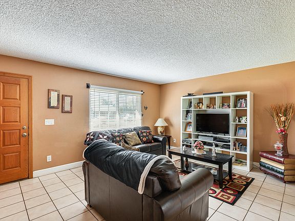 4th image of 8132 W Glenrosa Ave