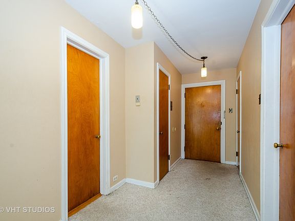 3rd image of 7220 N Claremont Ave #A-1