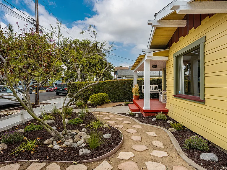 618 Stanley Ave — Photo 3