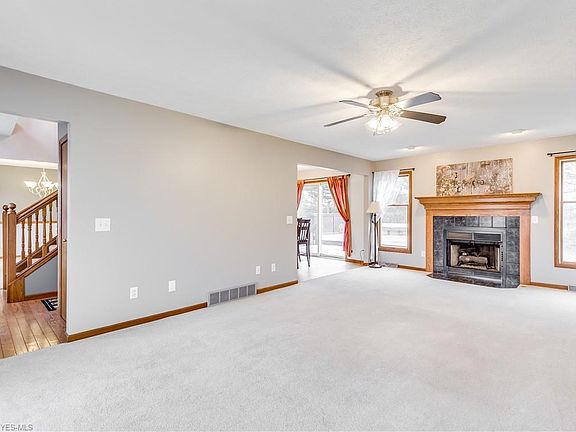 2nd image of 736 Lawrence Dr