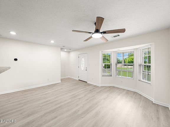 5th image of 425 Atlantic Ave