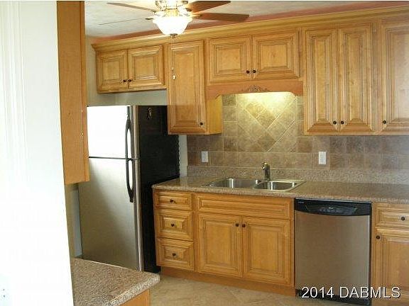 3rd image of 3928 Oriole Ave