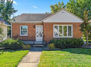 319 E Lincoln Ave, Little Chute, WI 54140