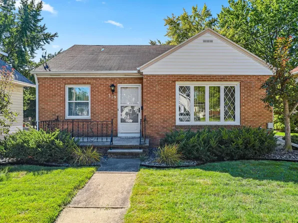319 E Lincoln Ave, Little Chute, WI 54140
