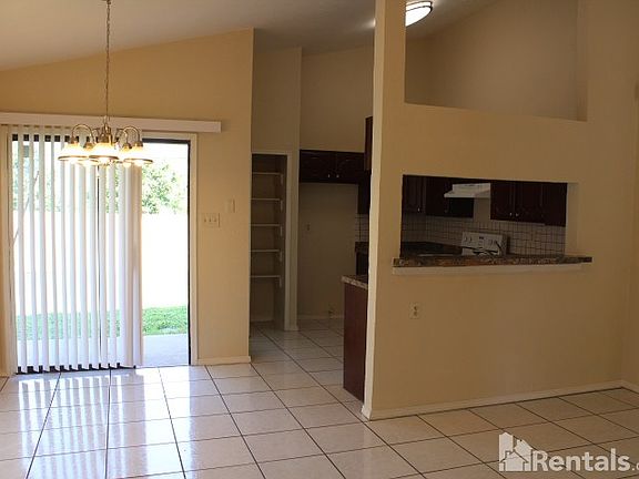 3rd image of 2805 Armstrong Dr