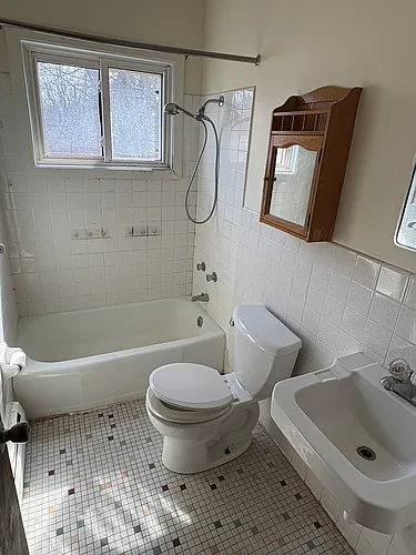 602 Cross Ave S #5 Photo 1