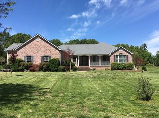 123 Coppercreek Cir, Mountain Home, AR 72653