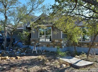 1424 Cottonwood Rd, Fischer, TX 78623