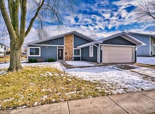 5355 Arlington Dr W, Hanover Park, IL 60133