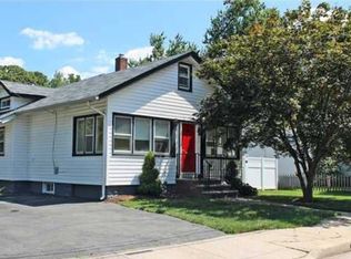 55 Charles St, Metuchen, NJ 08840