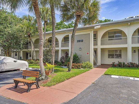 5th image of 2612 Nassau Bend #D1