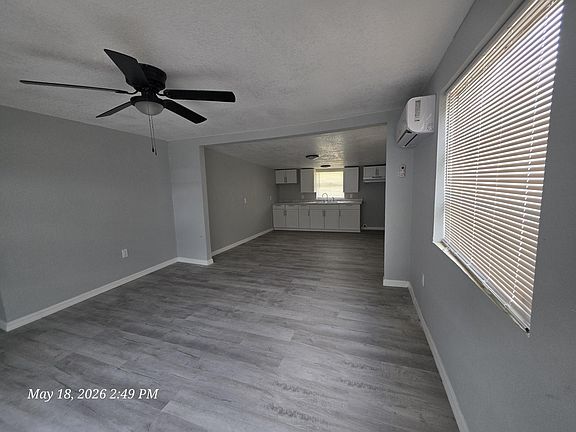3rd image of 405 Union Dr