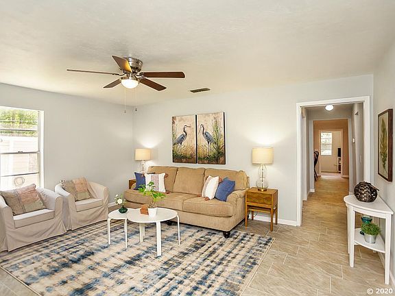3rd image of 1217 NE 7th Pl
