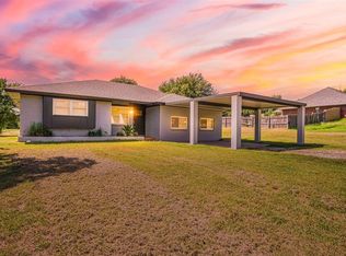 5201 Lakeview Dr, Harrah, OK 73045