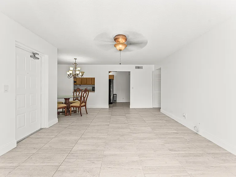 1117 Green Pine Blvd #D2 — Photo 7