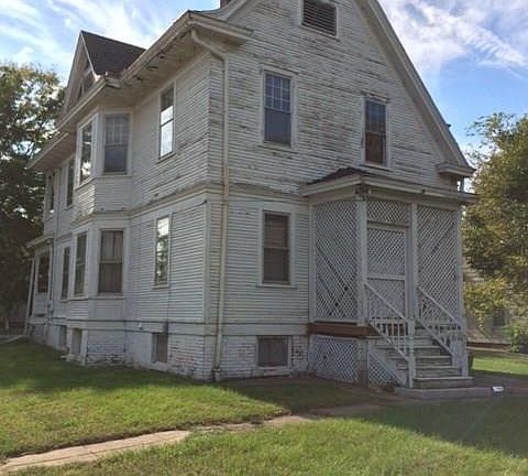 3rd image of 1519 NE Monroe St