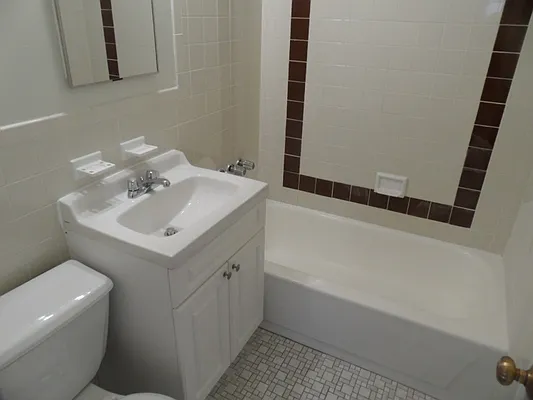 Rented by City Connections Realty | media 16